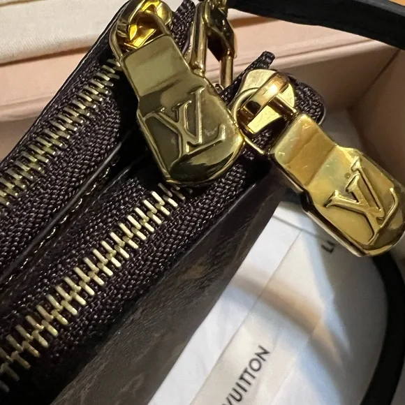 NEW** Louis Vuitton Double Zip Monogram Crossbody Pouchette - Picture 5 of 17